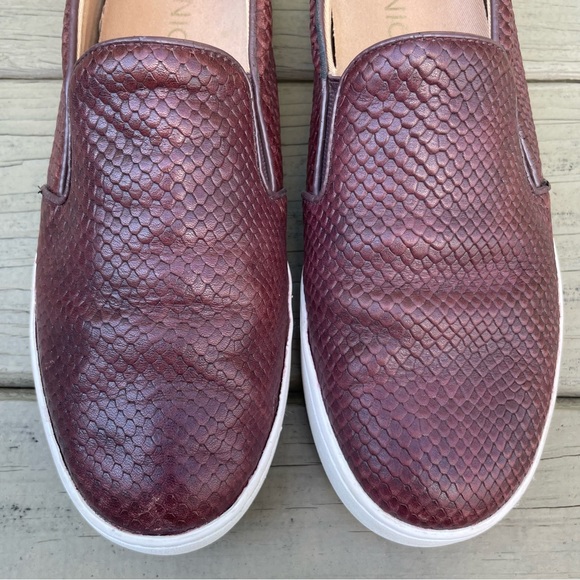 Vionic Midi Snake in Merlot Slip-On Sneaker shoes size 8 - Picture 7 of 15